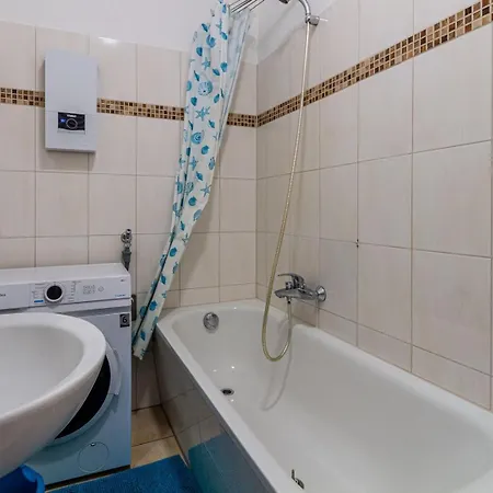 Ein Im 3-raum-apartment In Mit Gemeinschaftskueche Und -bad Kwatera prywatna *